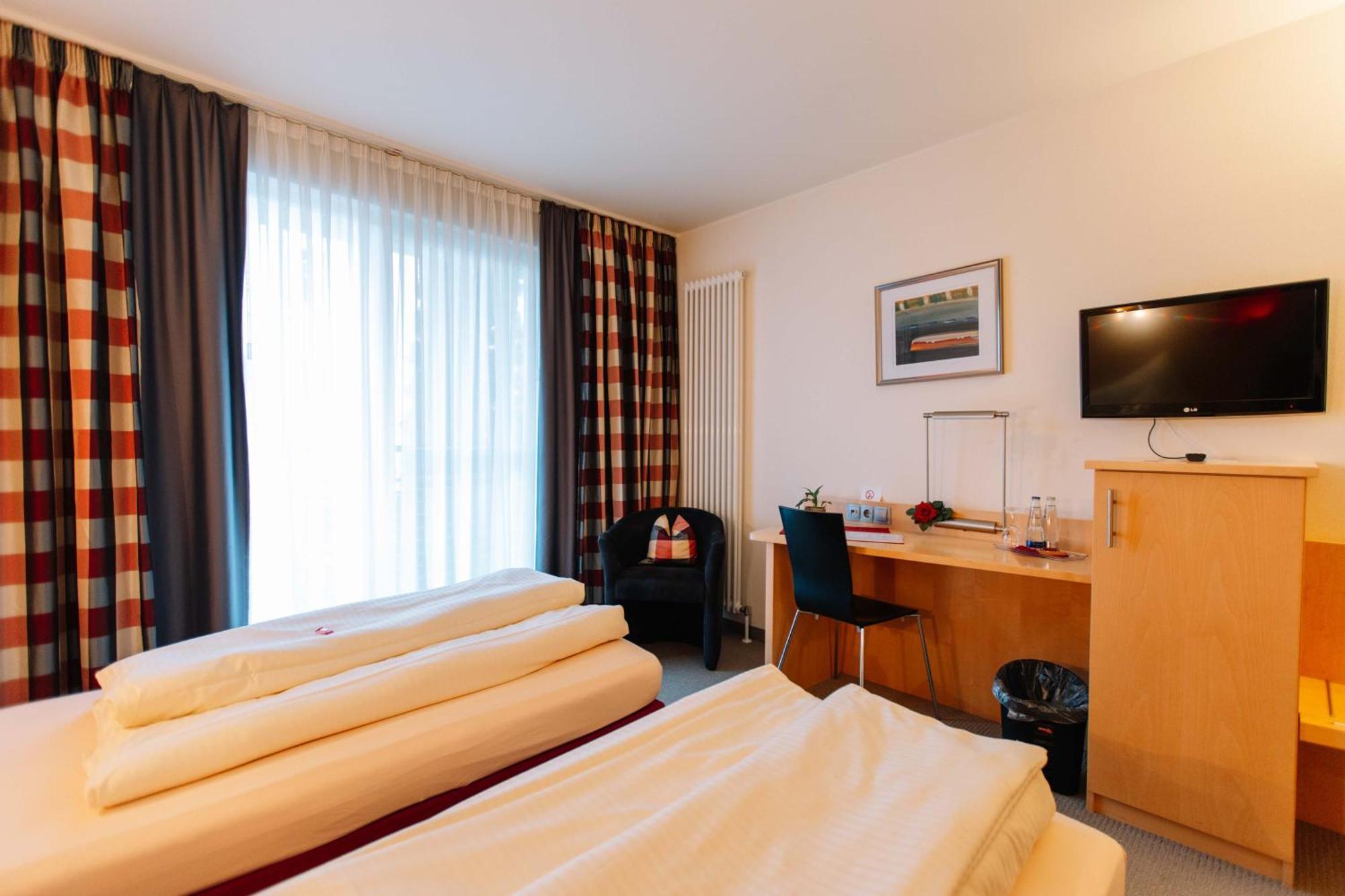 Landhotel Gasthof Drexler Gbr Фюрстенфельдбрукк Экстерьер фото